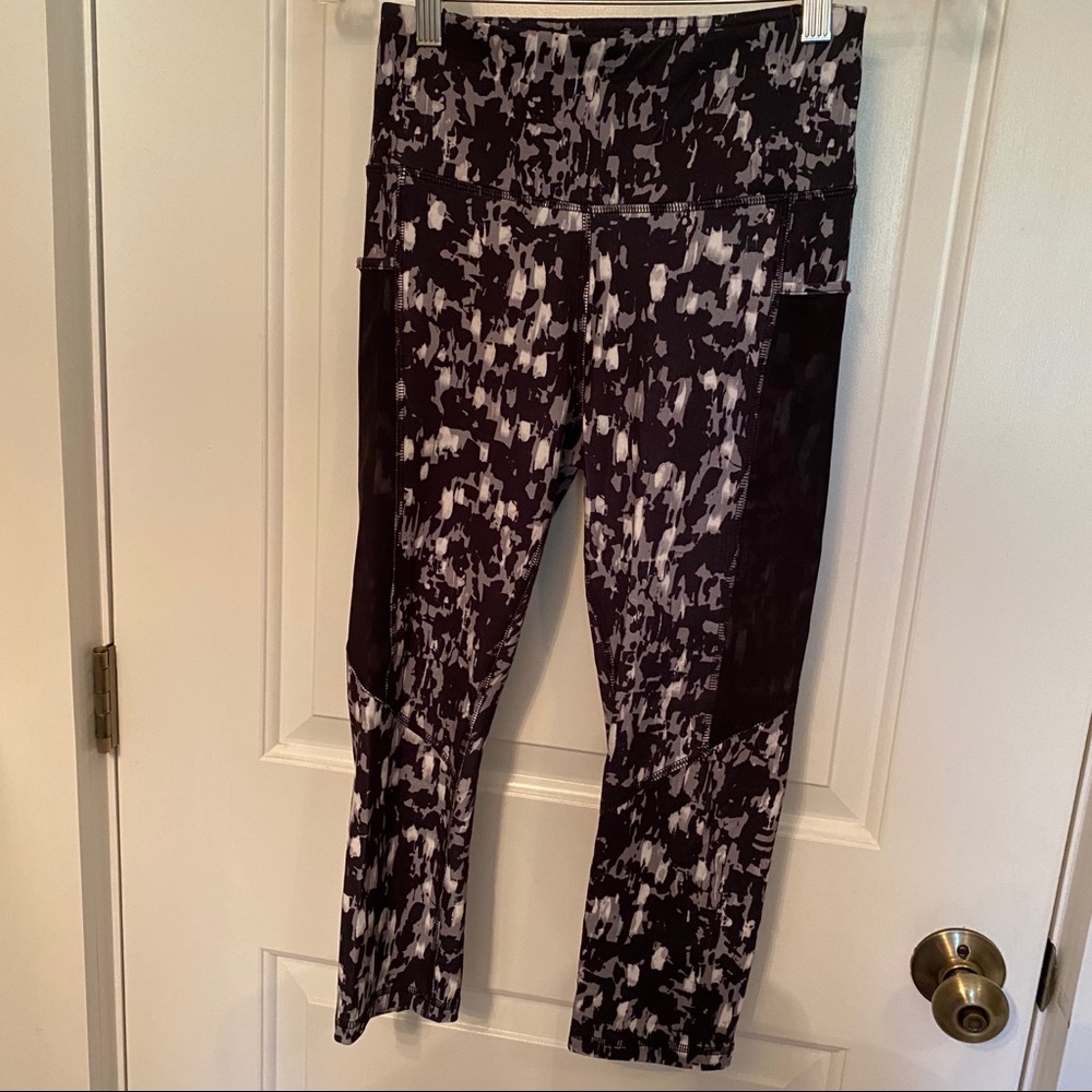 C&C SPORT PANTS LEGGINGS CAPRI BLACK WHITE Size S SMALL ACTIVE